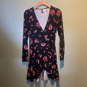 H&M Divided Long Sleeved Floral Dress
